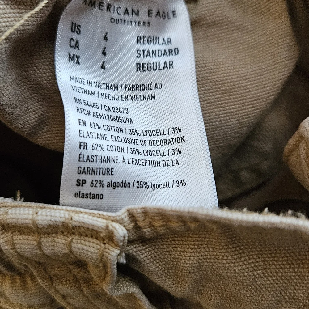 American Eagle Outfitters Tan Cargo Pants - Picture 4 of 6